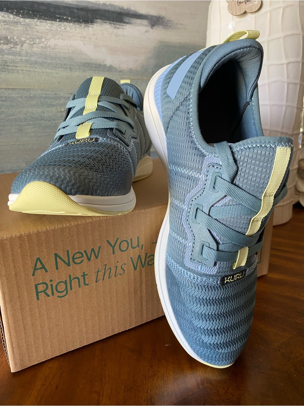 KURU Slip-On Stride Move Size 9.5 medium women